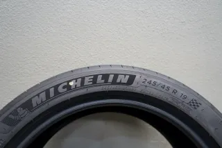 Michelin Pilot Sport 4S * I 245 45 R19 102Y I Sommerreifensatz - Bild 3