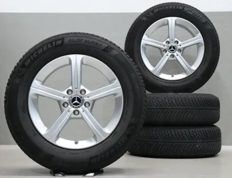 Background image for Mercedes-Benz GLA H247 GLB X257 17 Zoll Winterkompletträder