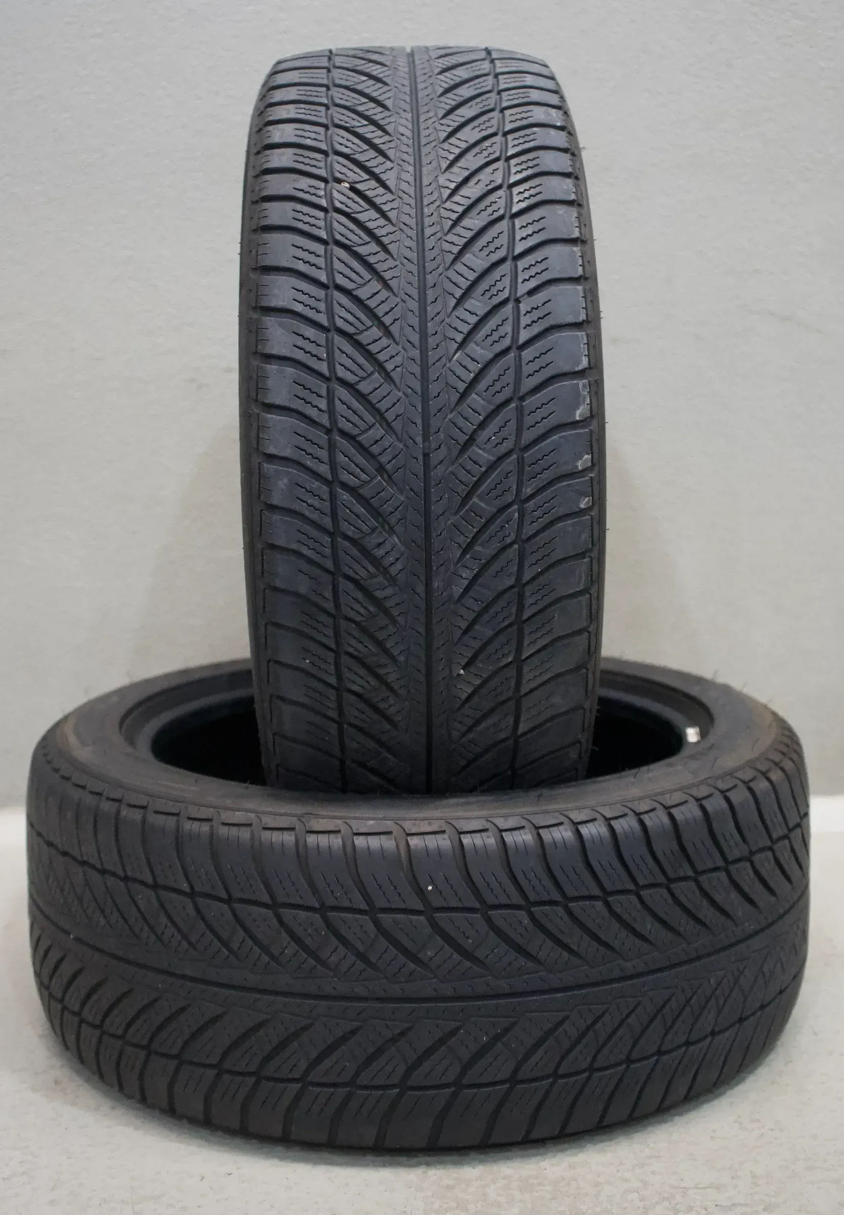 2x Goodyear UltraGrip 8 MOE RFT RSC * I 245 45 R18 100V XL M+S I Winterreifen - Bild 1