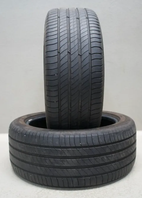 Background image for 2x Michelin e Primacy MO* I 245 45 R19 102Y XL I Sommerreifen