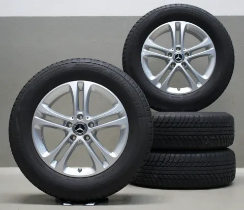Background image for Mercedes-Benz GLA H247 GLB X257 17 Zoll Winterkompletträder