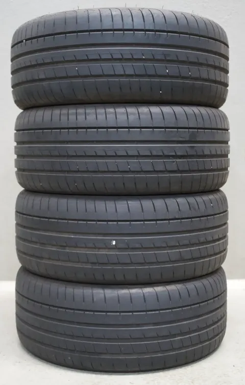 Background image for Goodyear Eagle F1 Asymetric 3 * I 225 45 R17 94Y I Sommerreifensatz