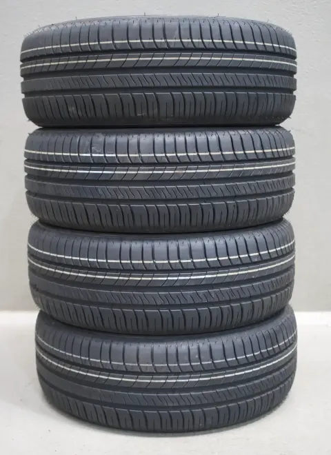 Background image for Michelin Energy Saver * I 195 55 R16 87W I Sommerreifensatz