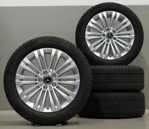 Background image for Mercedes-Benz C-Klasse W206 I S206 17 Zoll Winterkompletträder