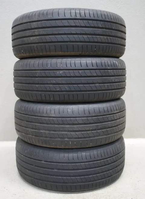 Background image for Maxxis Premitra HP6 * I 205 55 R17 95Y XL I Sommerreifensatz