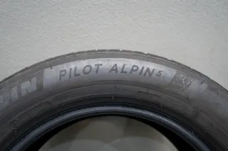 1x Michelin Pilot Alpin 5  I 235 55 R17 103V I Winterreifen - Bild 2