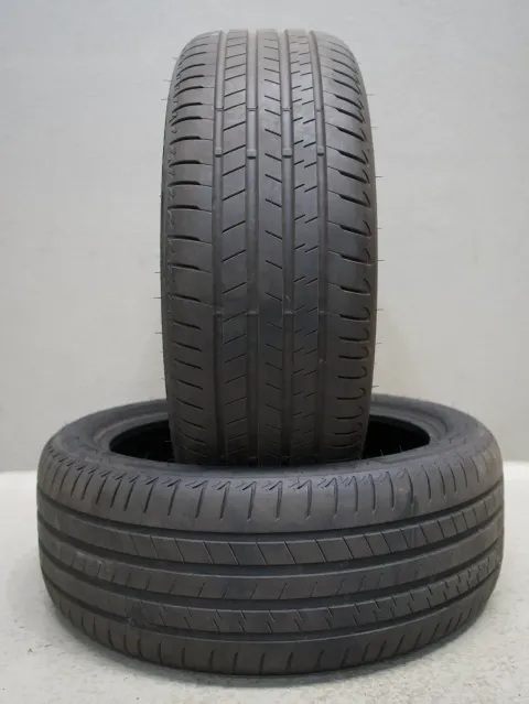 Background image for 2x Bridgestone Alenza 001 * RSC I 245 45 R20 103W XL I Sommerreifen