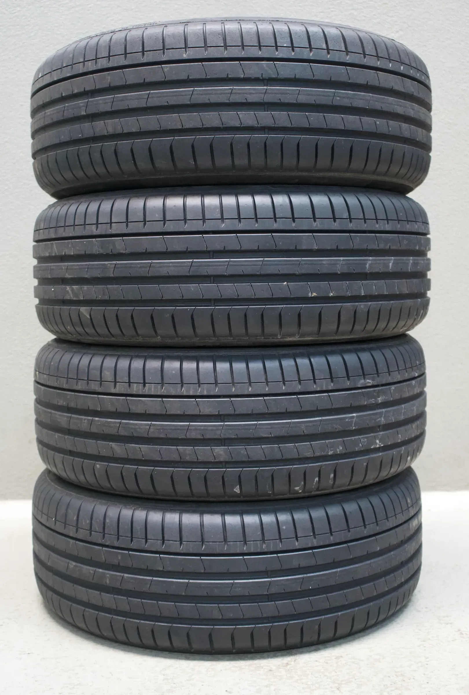 Pirelli P Zero * I 225 50 R18 99W I Sommerreifensatz - Bild 1