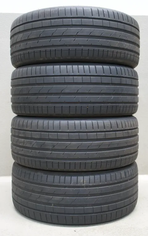 Background image for Hankook Ventus S1 Evo 2 MO * I 245 45 R19 102Y XL I Sommerreifensatz