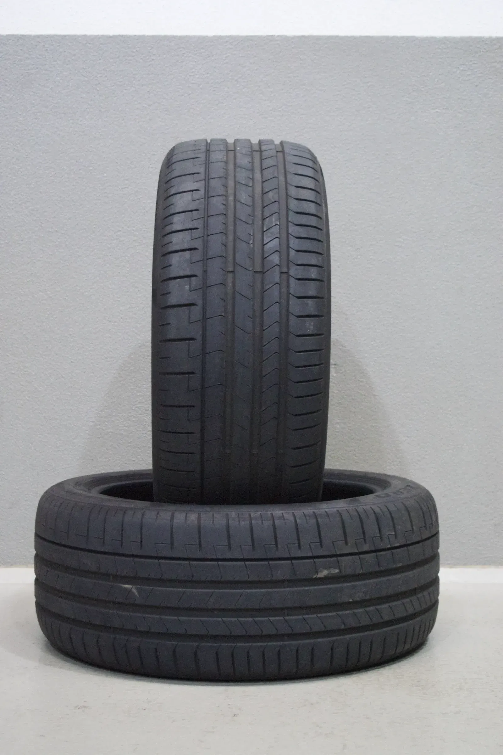 2x Pirelli P Zero MO1A I 255 45 ZR19 104Y XL I Sommerreifen - Bild 1