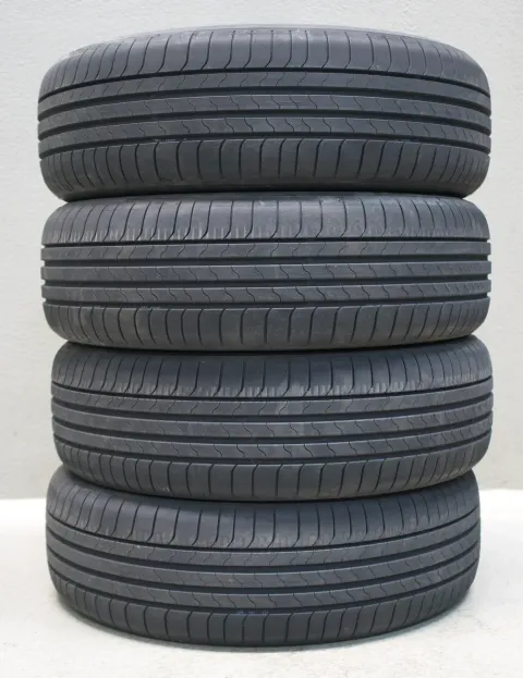 Background image for Bridgestone Turanza 6 * I 205 65 R17 100Y I Sommerreifensatz