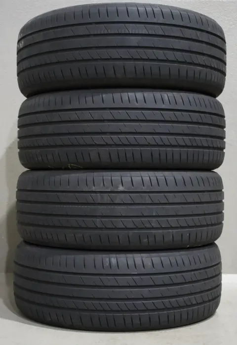 Background image for Nexen NFera Sport MO * SU2 I 225 55 R18 102Y XL I Sommerreifensatz