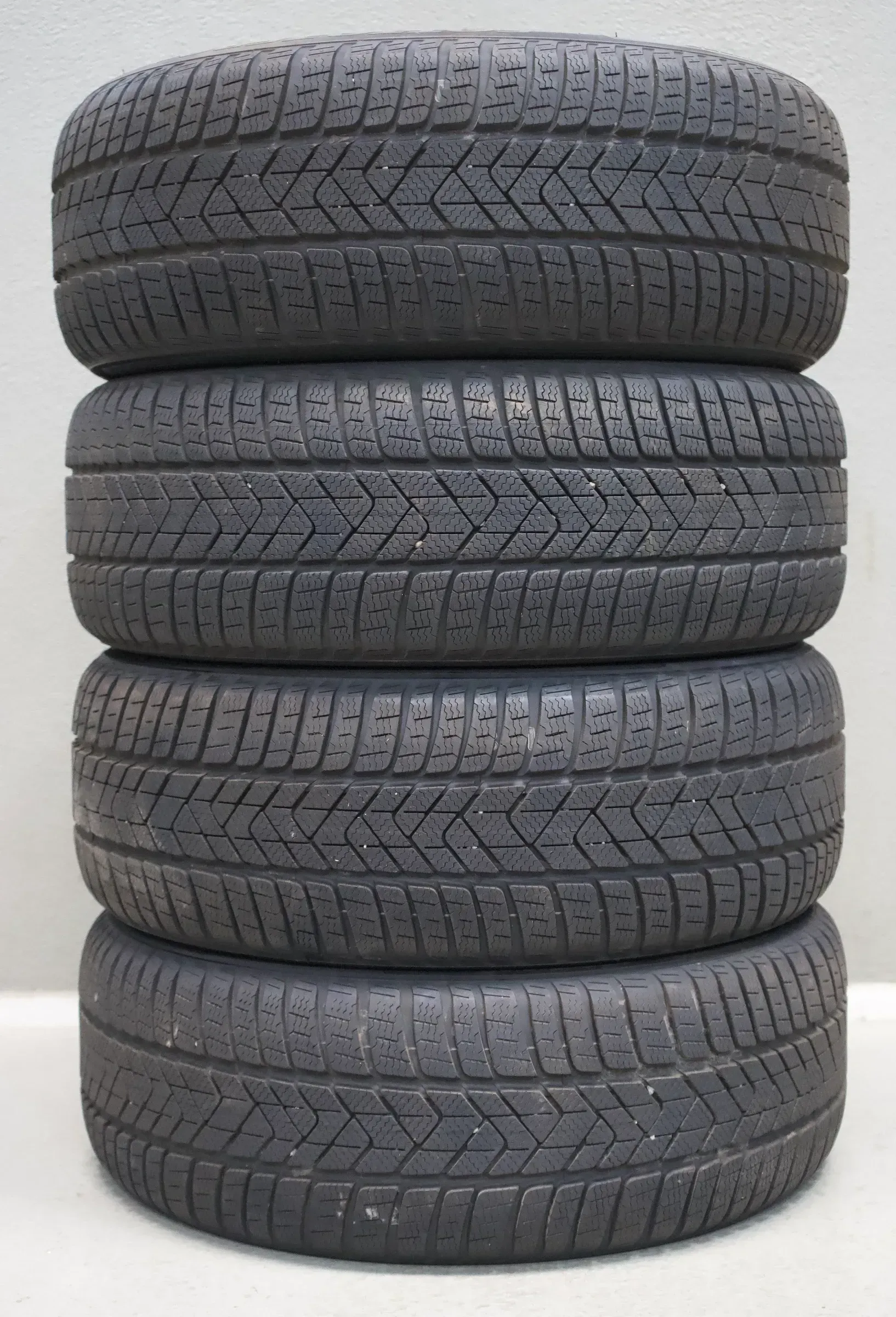 Pirelli SottoZero 3 MO I 235 50 R19 99H M+S I Winterreifensatz - Bild 1