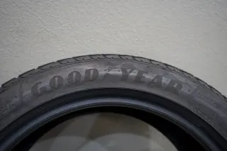 2x Goodyear UltraGrip 8 MOE RFT RSC * I 245 45 R18 100V XL M+S I Winterreifen - Bild 2