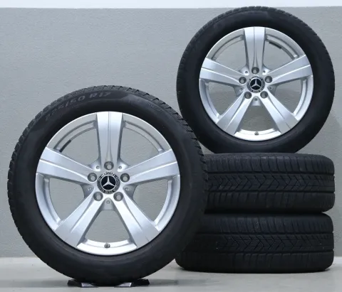 Background image for Mercedes-Benz C-Klasse W206 I S206 17 Zoll Winterkompletträder