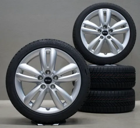 Background image for Mini Cooper F55 F56 F57 17 Zoll Winterkompletträder I Track Spoke 501