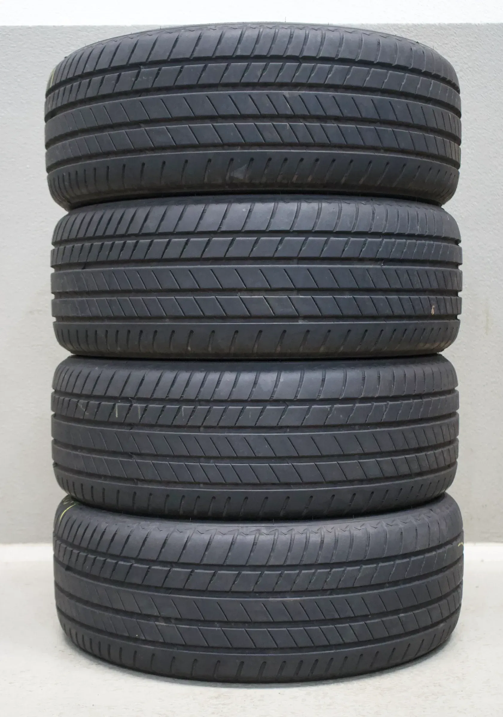Bridgestone Alenza 001 * I 245 50 R19 105W XL I Sommerreifensatz - Bild 1