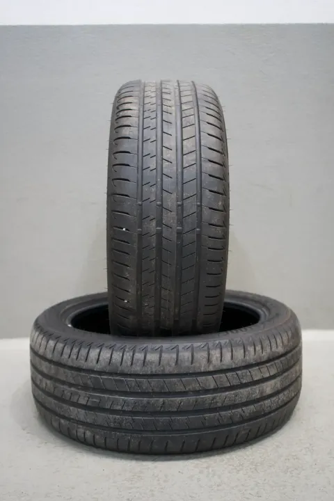 Background image for 2x Bridgestone Alenza 001 * RSC I 245 45 R20 103W XL I Sommerreifen