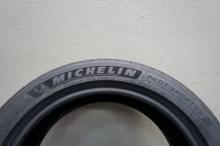 Michelin Pilot Sport 4S * I 245 45 R19 102Y I Sommerreifensatz - Bild 3